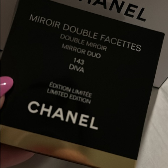 New Chanel Limited Edition Codes Couleur Mirror Duo 143 Diva Fuchsia Pink - Picture 2 of 8
